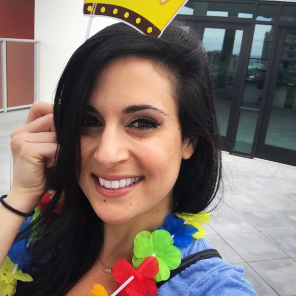 Meet your Posher, Sera - Picture 3 of 3